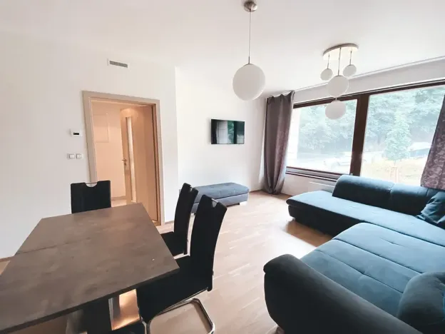 Pronájem bytu 2+kk, Praha - Smíchov, Mozartova, 52 m2
