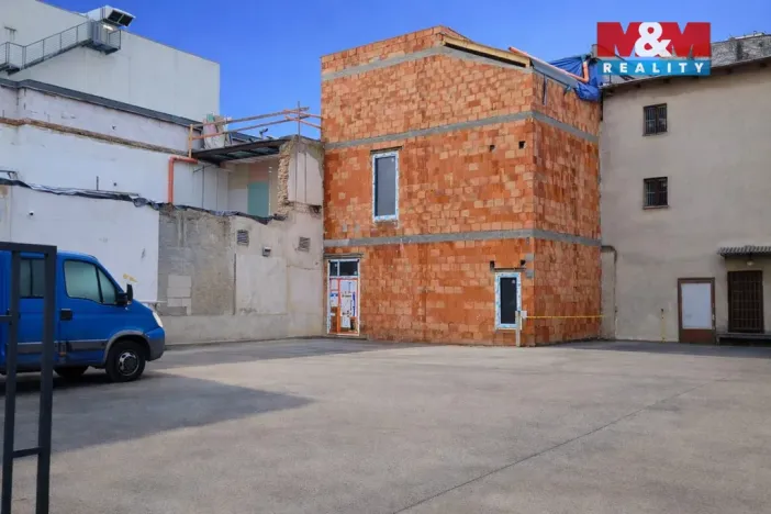 Pronájem obchodního prostoru, Pardubice - Zelené Předměstí, třída Míru, 390 m2