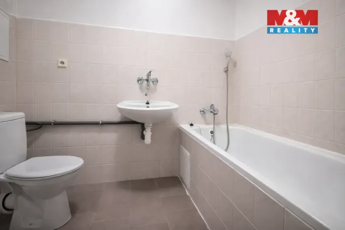 Pronájem bytu 1+kk, Sezemice, Spojovací, 32 m2