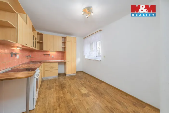 Prodej bytu 2+1, Chvaletice, 50 m2