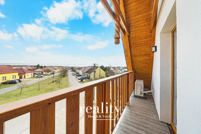 Prodej apartmánu, Jevišovka, 190 m2