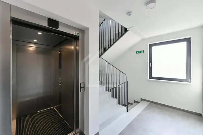 Prodej bytu 2+kk, Praha - Vysočany, V Předním Hloubětíně, 62 m2