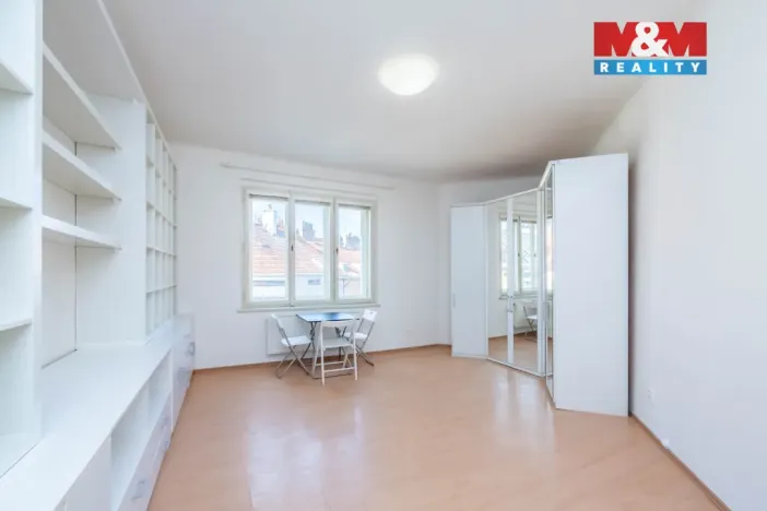 Pronájem bytu 1+kk, Praha - Dejvice, Kafkova, 33 m2