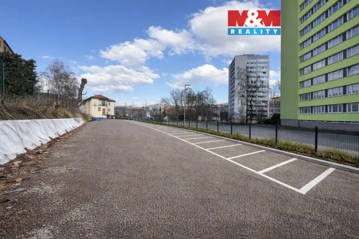 Pronájem garážového stání, Náchod, 13 m2