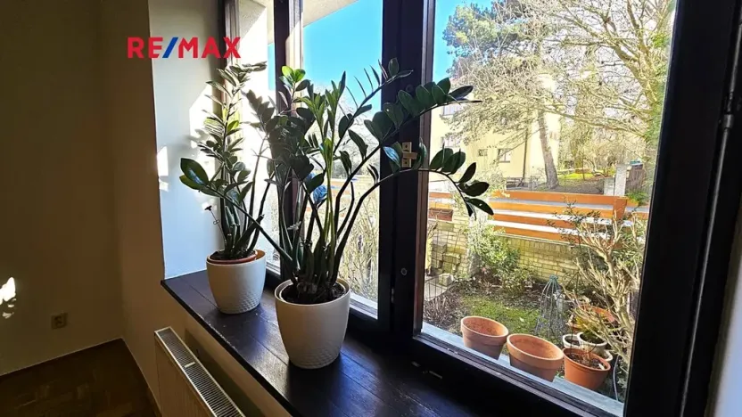 Pronájem bytu 2+kk, Praha - Břevnov, U Ladronky, 50 m2