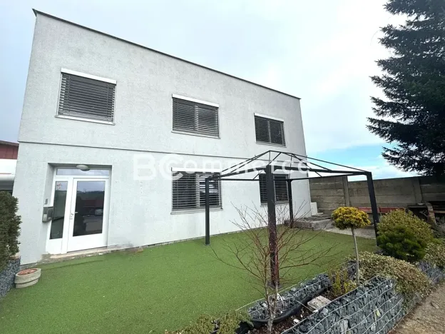 Pronájem kanceláře, Moravany, 167 m2