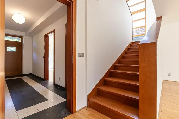 Prodej rodinného domu, Úholičky, Nade Dvorem, 192 m2