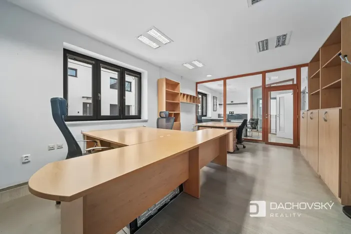 Prodej kanceláře, Pardubice, K Dolíčku, 374 m2