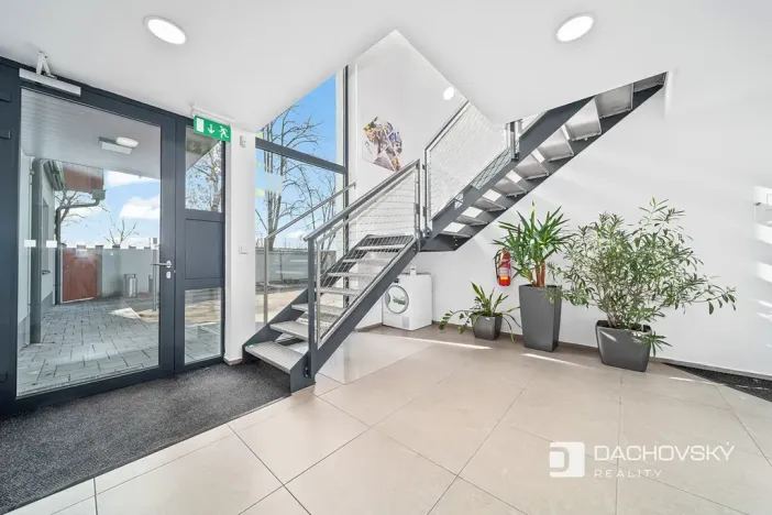 Prodej kanceláře, Pardubice, K Dolíčku, 374 m2