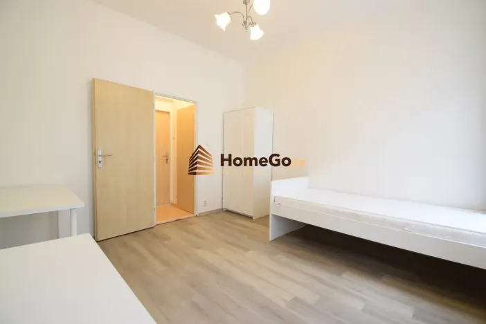 Pronájem bytu 1+kk, Praha - Vršovice, Sevastopolská, 15 m2