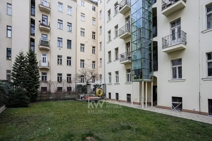 Pronájem bytu 3+1, Praha - Smíchov, Zborovská, 74 m2