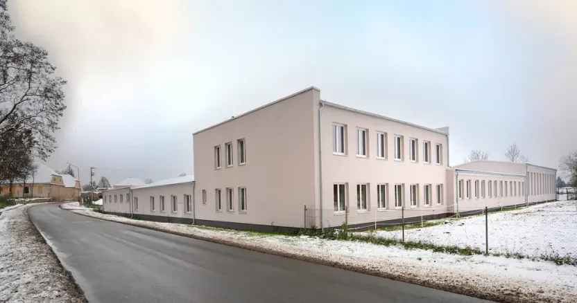 Pronájem kanceláře, Hořín, 420 m2