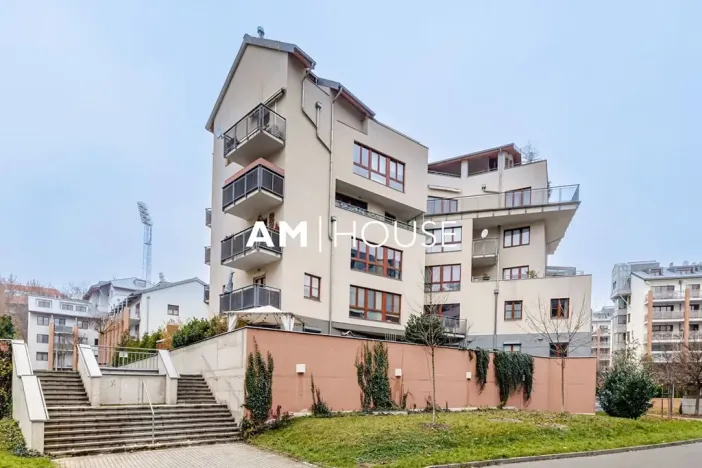 Pronájem garáže, Praha - Dejvice, Lindleyova, 15 m2