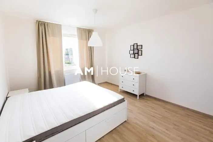 Pronájem bytu 2+kk, Praha - Vysočany, Strnadových, 62 m2