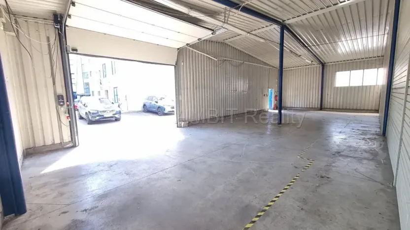 Pronájem výrobních prostor, Praha, Poděbradská, 250 m2