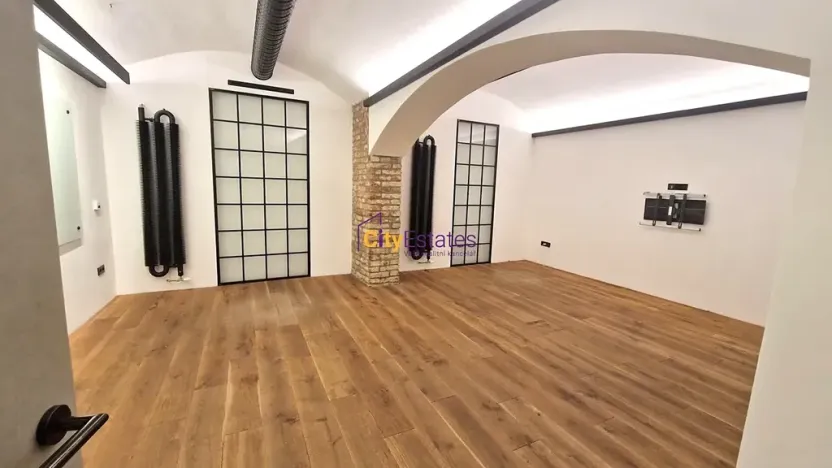 Prodej kanceláře, Praha - Smíchov, Janáčkovo nábřeží, 85 m2