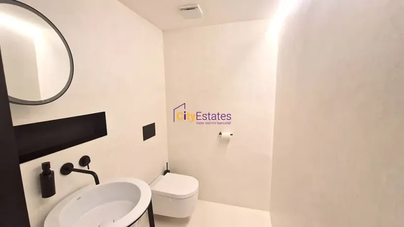 Prodej kanceláře, Praha - Smíchov, Janáčkovo nábřeží, 85 m2