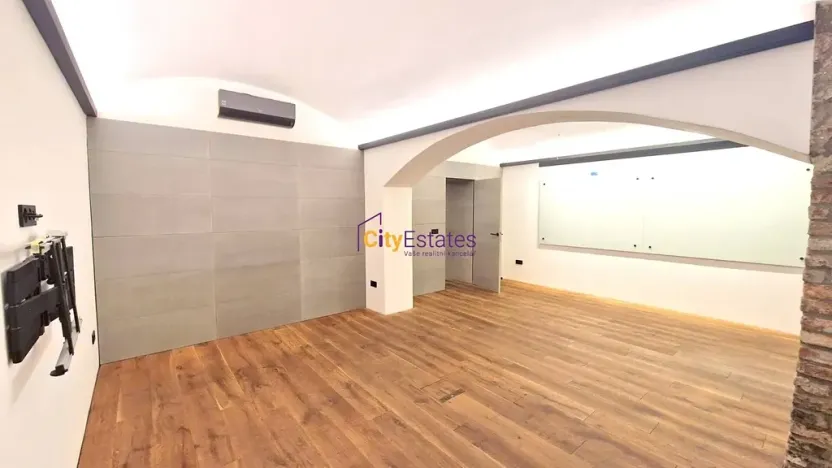 Prodej kanceláře, Praha - Smíchov, Janáčkovo nábřeží, 135 m2