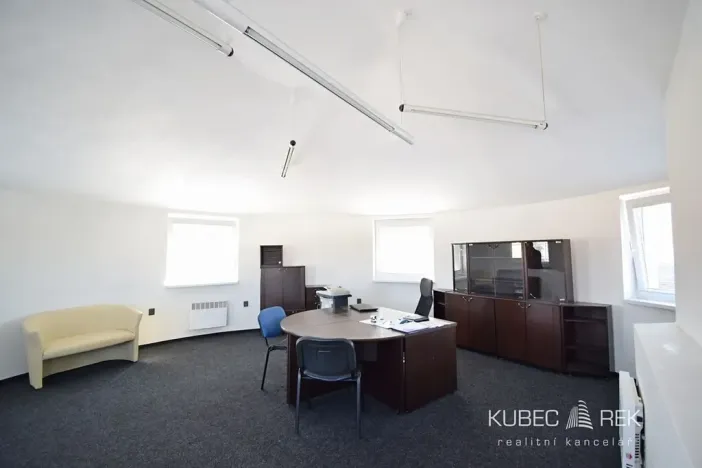 Pronájem kanceláře, Tábor, Husovo nám., 45 m2