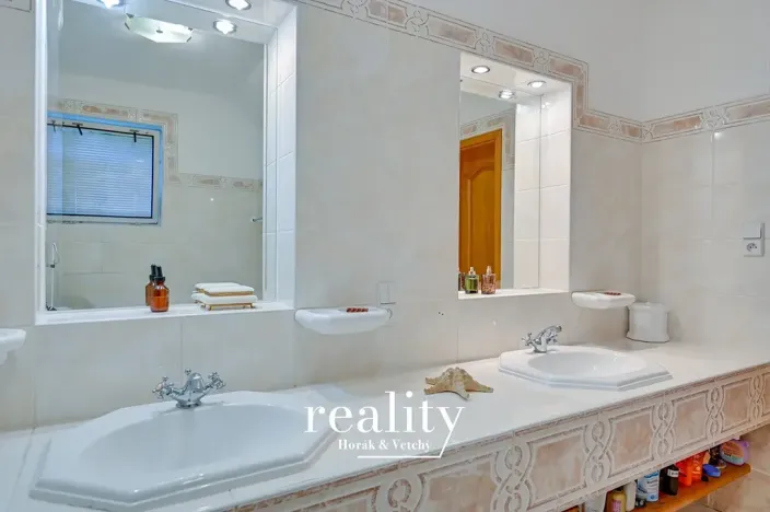 Prodej rodinného domu, Znojmo, 480 m2