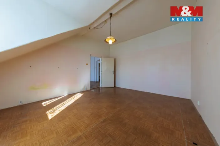 Prodej bytu 4+1, Karlovy Vary, Wolkerova, 146 m2