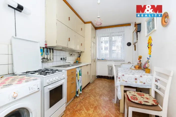 Prodej bytu 3+1, Pardubice - Zelené Předměstí, Sladkovského, 83 m2