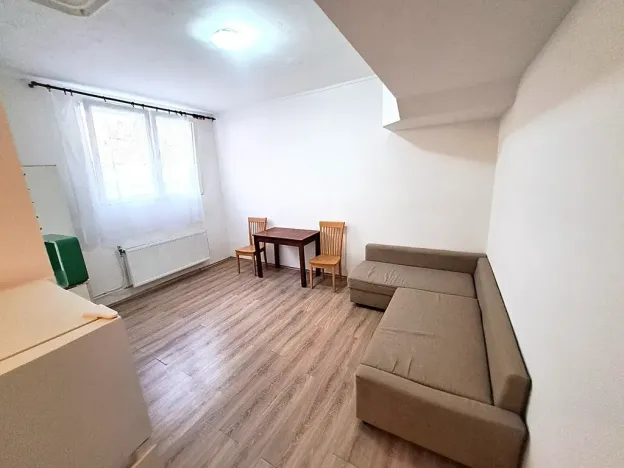 Pronájem bytu 1+kk, Praha - Vysočany, U vinných sklepů, 28 m2