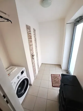 Pronájem bytu 1+kk, Praha - Vysočany, U vinných sklepů, 28 m2