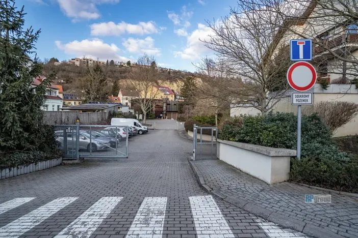 Prodej obchodního prostoru, Praha - Hlubočepy, Hlubočepská, 104 m2