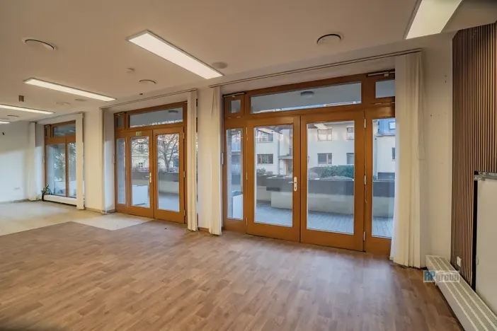 Prodej obchodního prostoru, Praha - Hlubočepy, Hlubočepská, 104 m2