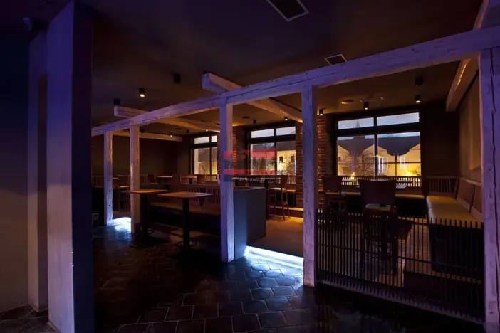 Prodej komerční nemovitosti, Veselí nad Lužnicí, náměstí T. G. Masaryka, 1037 m2