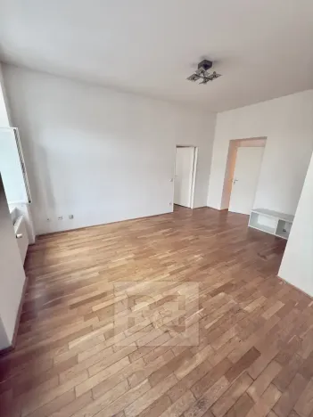 Pronájem bytu 2+kk, Praha - Holešovice, Umělecká, 58 m2
