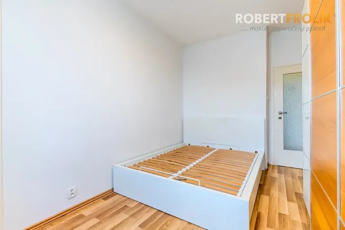 Pronájem bytu 2+kk, Praha - Břevnov, Patočkova, 40 m2