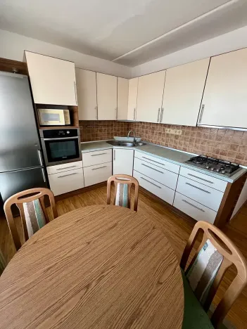 Prodej bytu 3+1, Pardubice, Karla IV., 76 m2