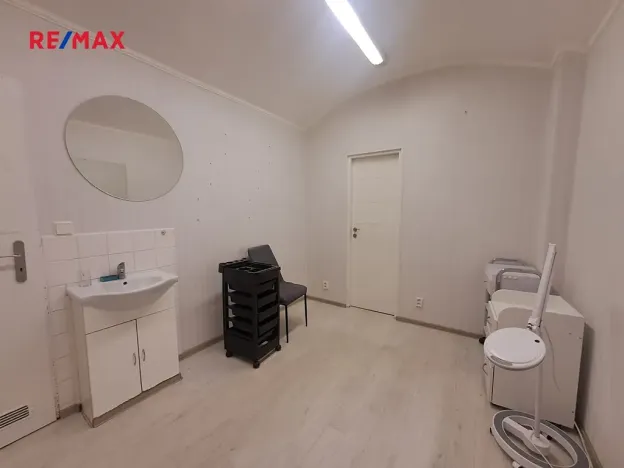 Pronájem obchodního prostoru, Praha - Vinohrady, Slezská, 52 m2