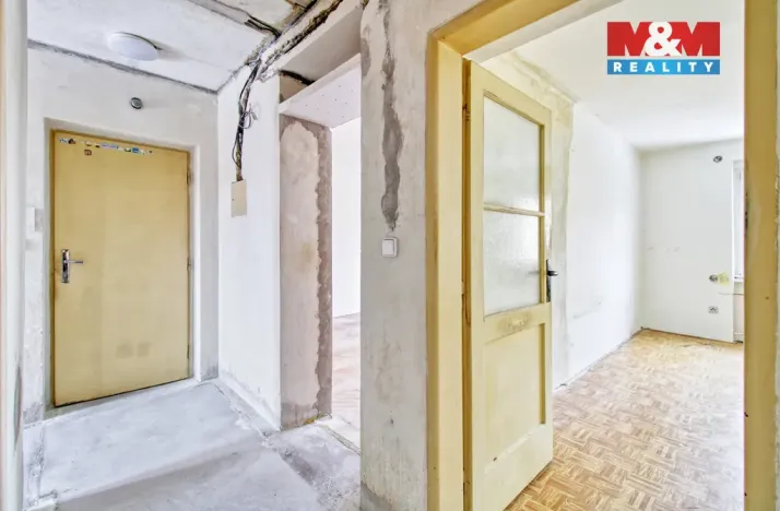 Prodej bytu 2+1, Ostrov, Myslbekova, 63 m2