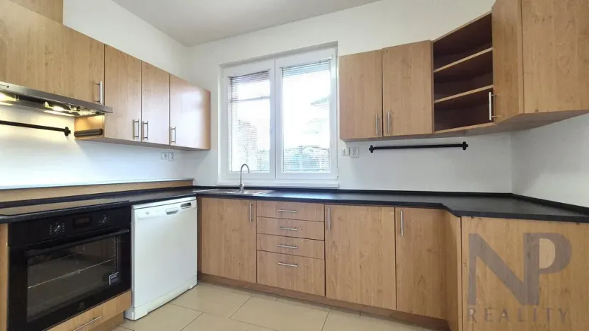 Pronájem bytu 2+kk, Praha - Pitkovice, Žampiónová, 59 m2