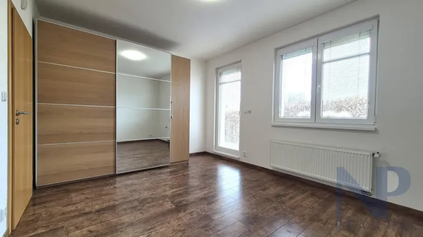 Pronájem bytu 2+kk, Praha - Pitkovice, Žampiónová, 59 m2