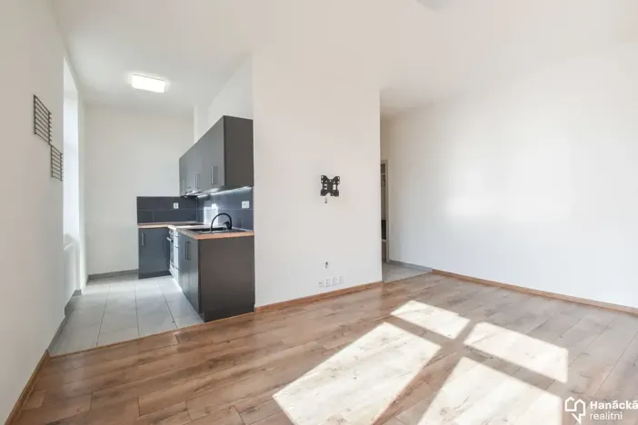 Pronájem bytu 2+kk, Olomouc, Jeremenkova, 48 m2