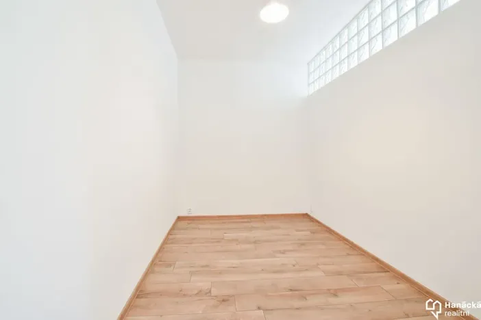 Pronájem bytu 2+kk, Olomouc, Jeremenkova, 48 m2