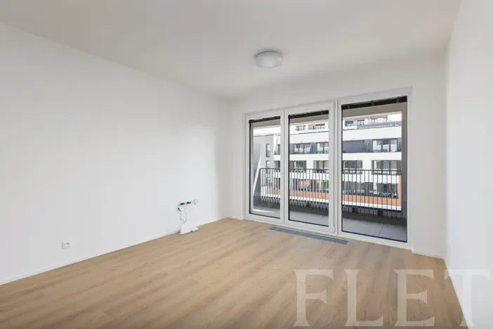 Pronájem bytu 1+kk, Praha - Hloubětín, Poděbradská, 30 m2