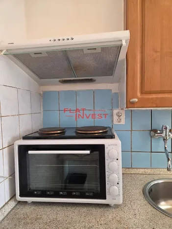 Pronájem bytu 1+1, Praha - Kobylisy, Akátová, 33 m2