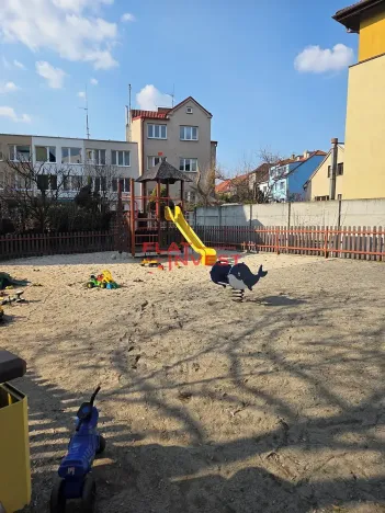 Pronájem bytu 1+1, Praha - Kobylisy, Akátová, 33 m2