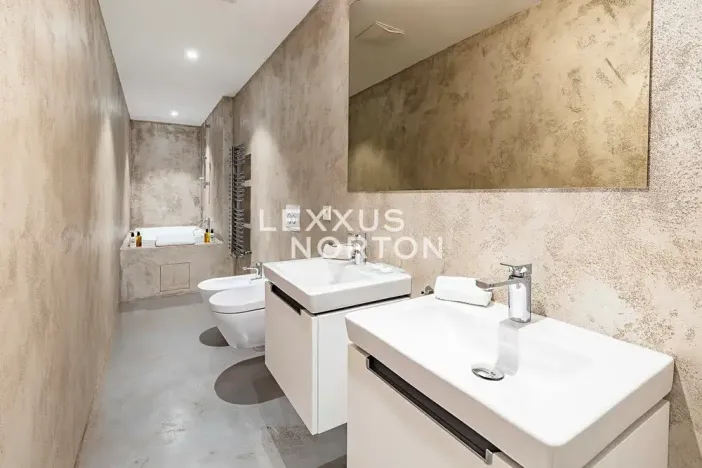 Prodej atypického bytu, Praha - Smíchov, Kobrova, 134 m2