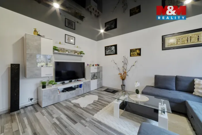 Prodej bytu 2+1, Bukovany, 51 m2