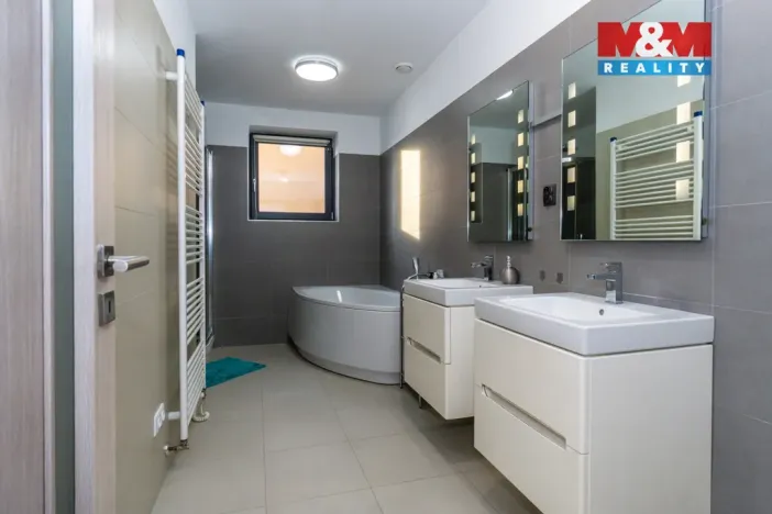 Prodej rodinného domu, Rohovládova Bělá, 287 m2