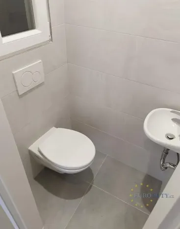Pronájem bytu 2+kk, Praha - Holešovice, Přístavní, 46 m2