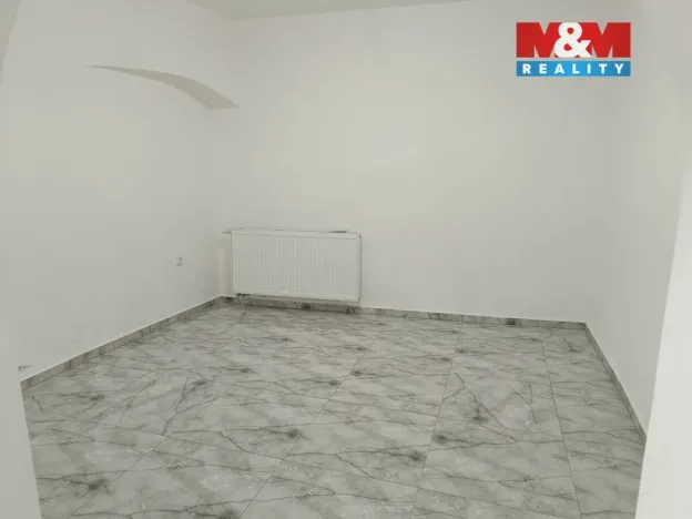 Pronájem bytu 3+kk, Bělá pod Bezdězem, Masarykovo náměstí, 80 m2