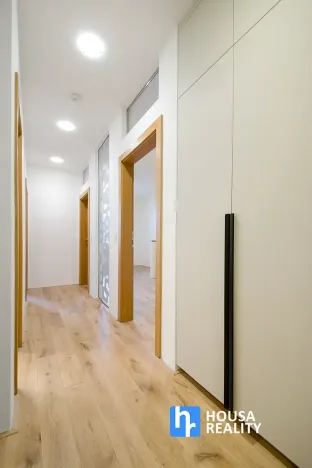 Pronájem bytu 2+kk, Praha - Nusle, Lumírova, 56 m2