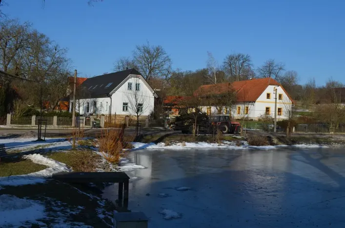 Prodej zemědělské usedlosti, Sezemice, 200 m2
